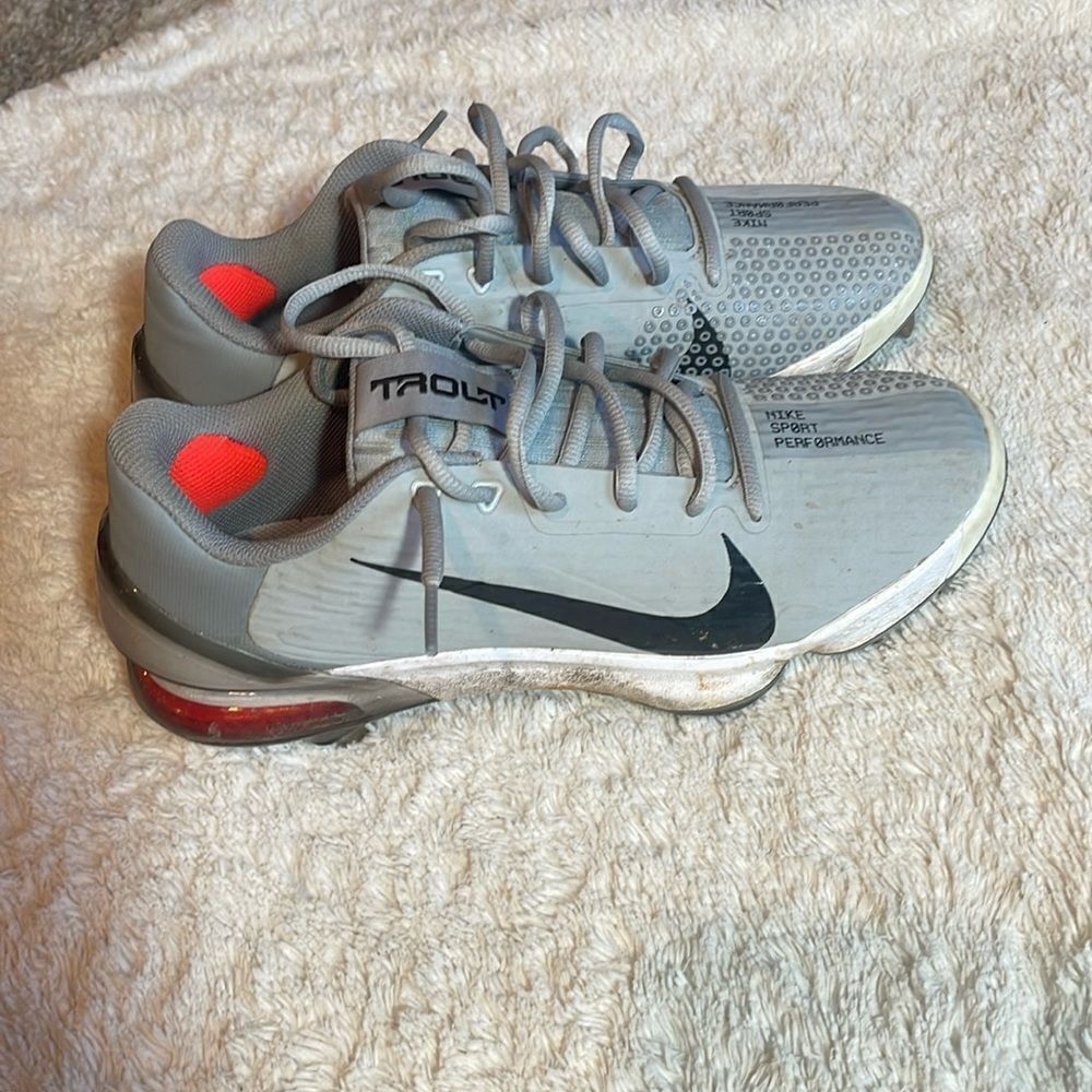 Mens Nike air zoom Trout cleats size 8